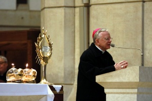 arcybiskup jędraszewski w sanktuarium świętego jana pawła drugiego